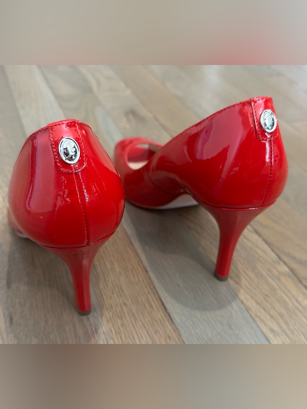 Red Patent Leather Open-Toe Pumps, glossy shine, size 9 - Picture 5 of 12